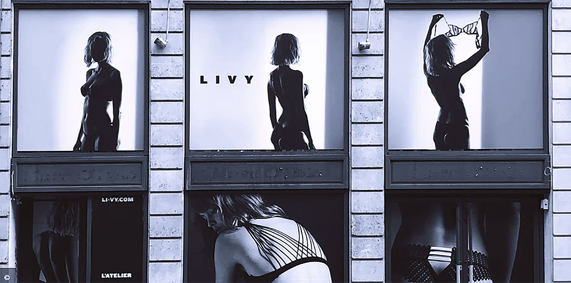 #FUTURS Les 4 nouvelles tendances du commerce digital dans le luxe, la mode et la beauté 
Lire notre article => bit.ly/3e2FUTs
<a href="/FEVAD/">Sandra Feva-Dance</a> <a href="/dolcegabbana/">Dolce&Gabbana</a> <a href="/RalphLauren/">Ralph Lauren</a> <a href="/Dior/">Dior</a> <a href="/ClarinsFR/">Clarins France</a> <a href="/CTilburyMakeup/">Charlotte Tilbury Beauty</a> <a href="/lorealfrance/">L’Oréal Groupe en France</a> <a href="/Chanel/">CHANEL</a>