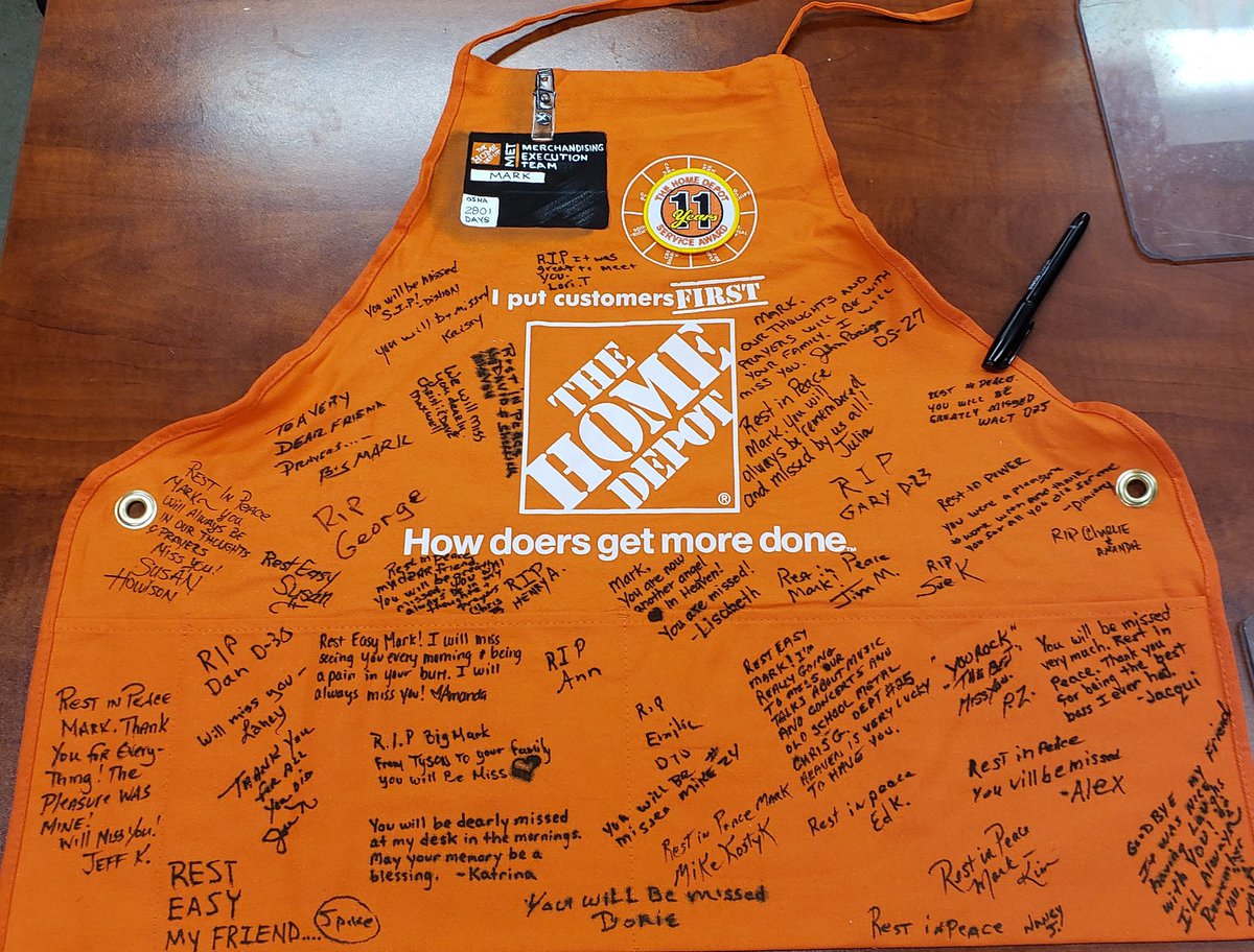 A solemn moment at #4122. We loss Our MET Supervisor Saturday 😥.
Mark was a wonderful friend &amp; co-worker.  Please keep his wife and family in your thoughts and prayers~ 🙏 Thank you~
Rest in Peace Mark 🙏