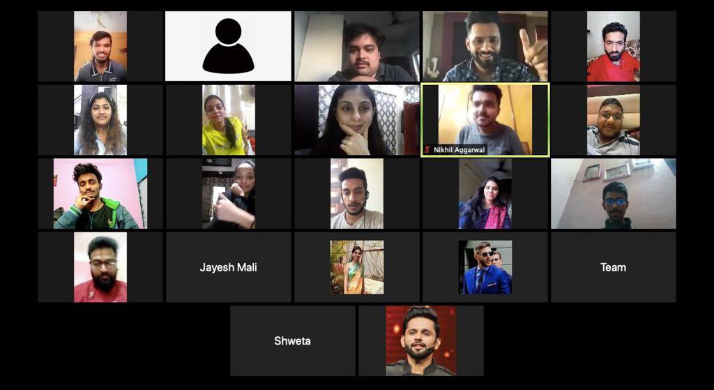 rahulvaidya23's tweet photo. It was a lovely afternoon chatting with you all. You guys have done so much for me through the past few months. Shukriya pyaare #RKVians! 🙏🏻

I know many of you are upset but don’t worry, we will be doing this again soon!😇

Lots and lots of love to you all♥️ https://t.co/0wfqy6i27q