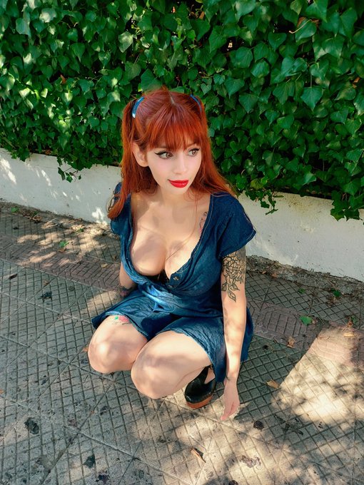 1 pic. Ayer me tomaron estas fotitos casuales, 1 o 2, cuál te gusta más? ?? https://t.co/73N0UoLwbn