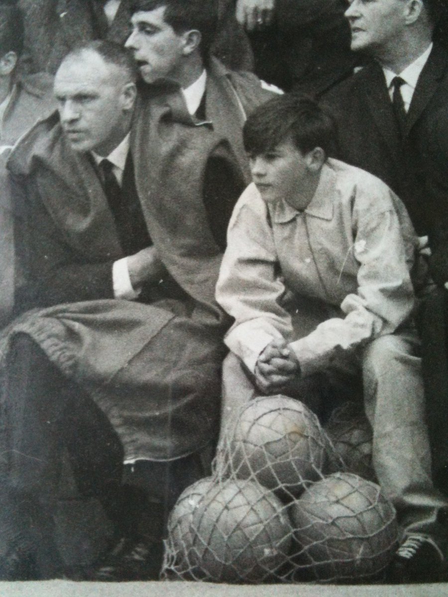 the_real_leso's tweet photo. Thank you so much @Phil_Thompson4  for the birthday wishes video on my 70th birthday it made my day Les the 1965 ball boy YNWA #LFC @SnapHappyPye @MartinSWilliams @littlesarahtate https://t.co/jBE42uV5cT