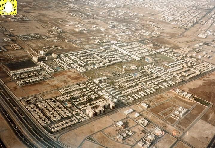Awter9's tweet photo. صور قديمة من الجو لمدينة الخطوط الجوية العربية السعودية، والمطار القديم بمدينة جدة عام 1401هـ / 1981م
الصور لـ Guy Vanderlinden https://t.co/xMejtSdGnE