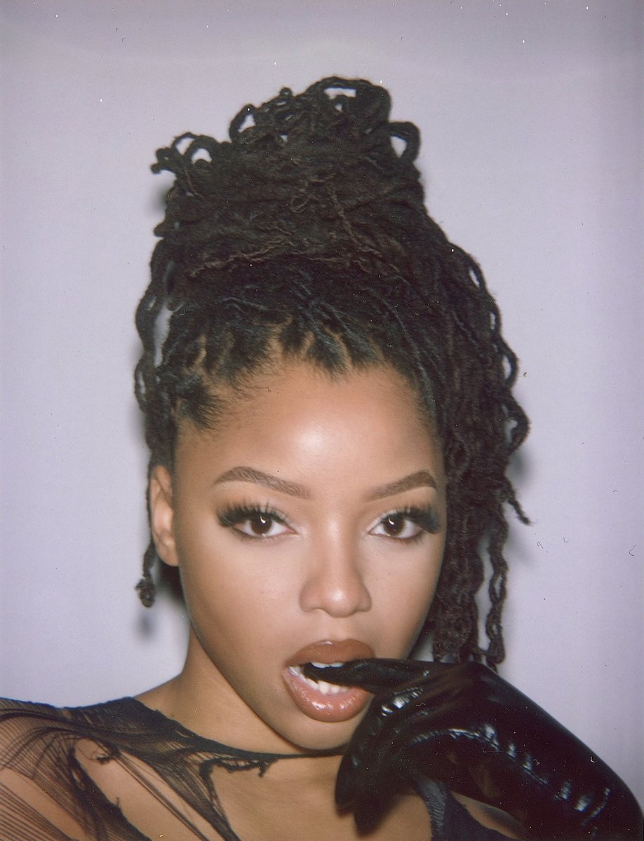 ChloeBailey's tweet image. i’d love to see me from your point of view 🥀