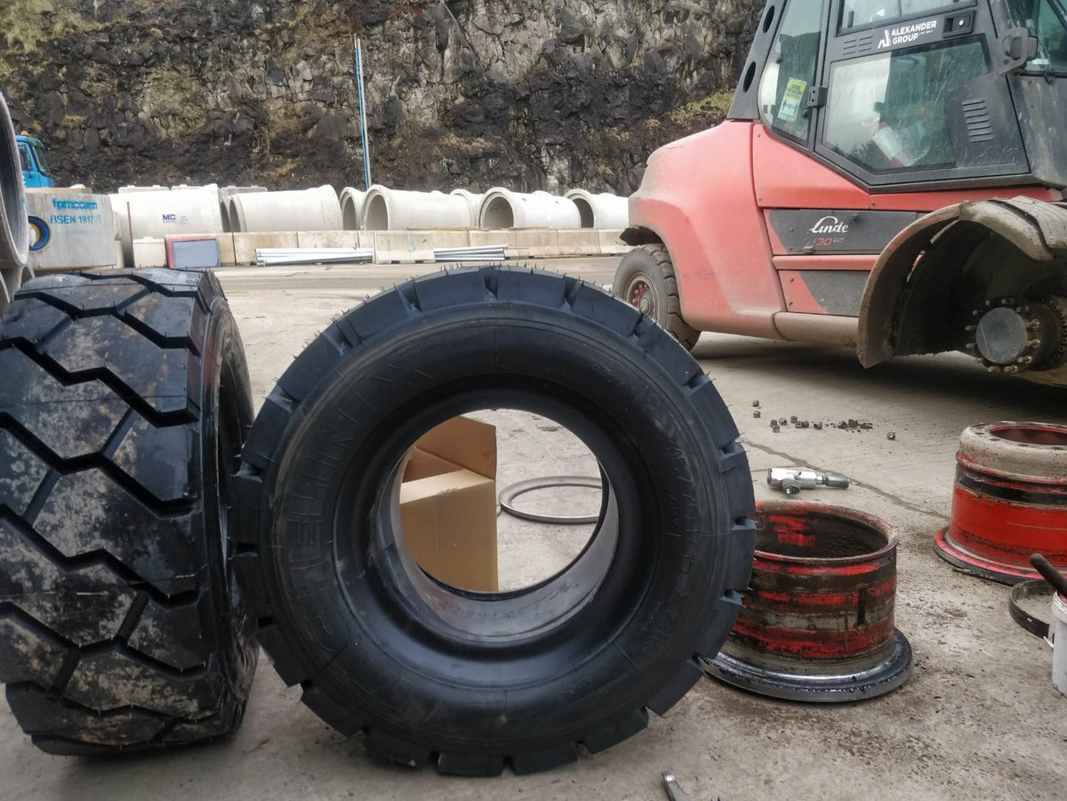 Igor out at a breakdown with two new #michelin #xzm tyres fitted on site 

#jbtyres #michelin #breakdown #callout #forklift #service