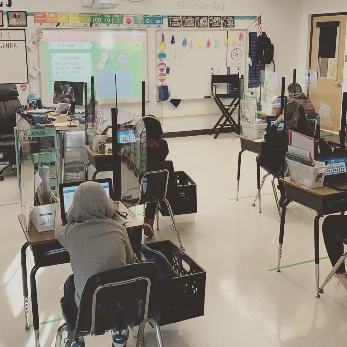 Propst4Learning's tweet photo. @SkipwithES Ms. Meredith’s class ran oh so smoothly on day 2 of in-person &amp; hybrid! https://t.co/b7Hk4PZl3p