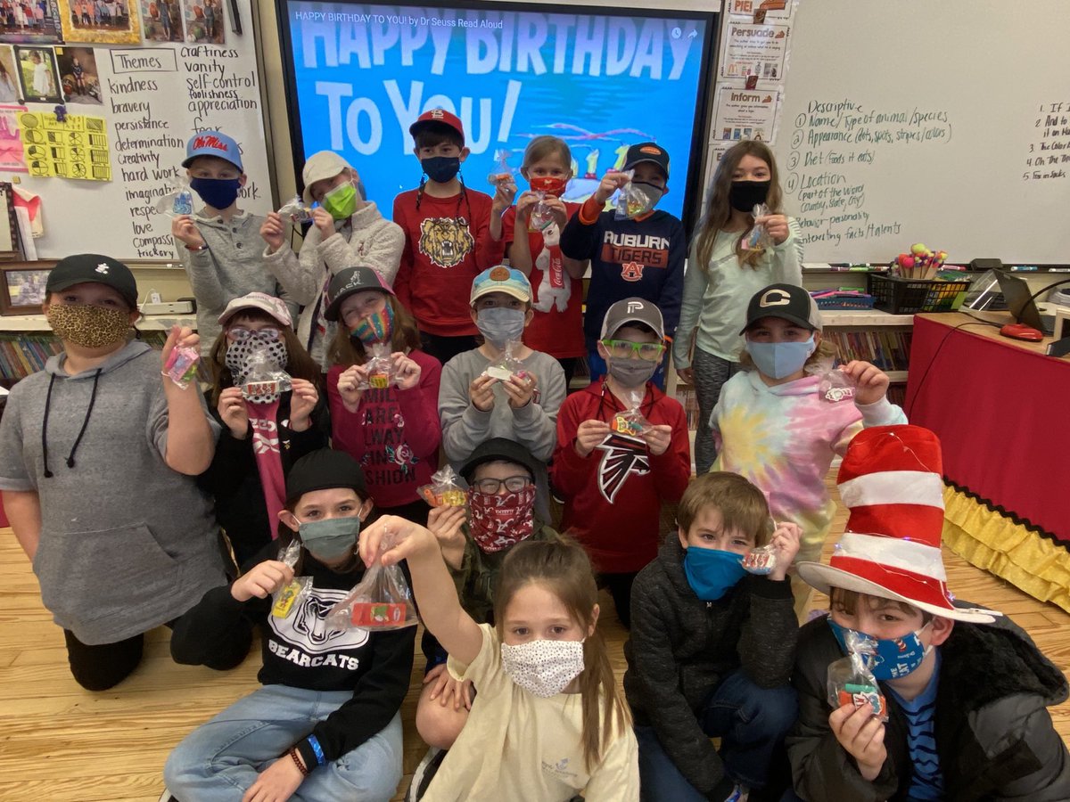 courtneyspecial's tweet image. We celebrated Dr. Seuss’ birthday by singing the birthday song, listening to his book, Happy Birthday to You, and eating a special snack. Best of all, everyone got to open a present for Dr.Seuss’ birthday. 🎉🎉🎉#specialeclass @EESPrincipal