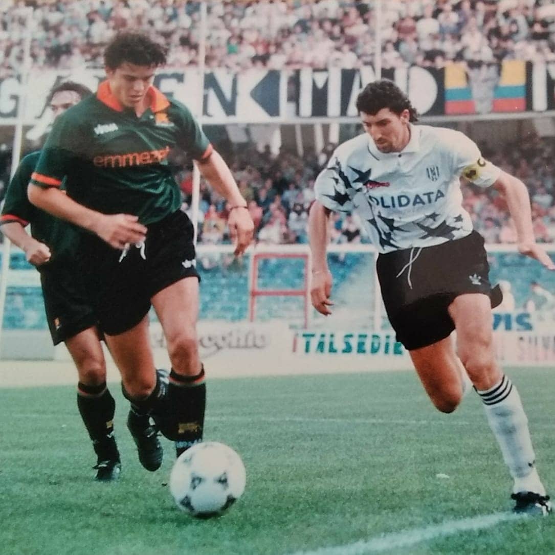 Rare @VeneziaFC_EN third shirt worn just once during the 1995/96 season - a 1-0 away victory against @cesenacalcio on 10/09/1995.

Now available at tspncalcio.com.