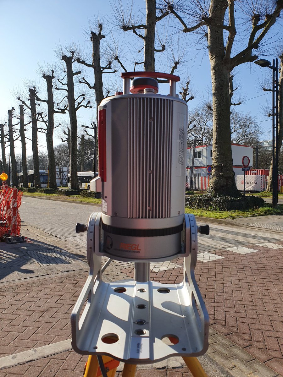 LouiseTerrynn's tweet photo. Enjoyed another day of city tree scanning in Ghent with @BarbaraDhont #TLS #RIEGL #CAVElab #citytrees https://t.co/Jp1NeBL13W