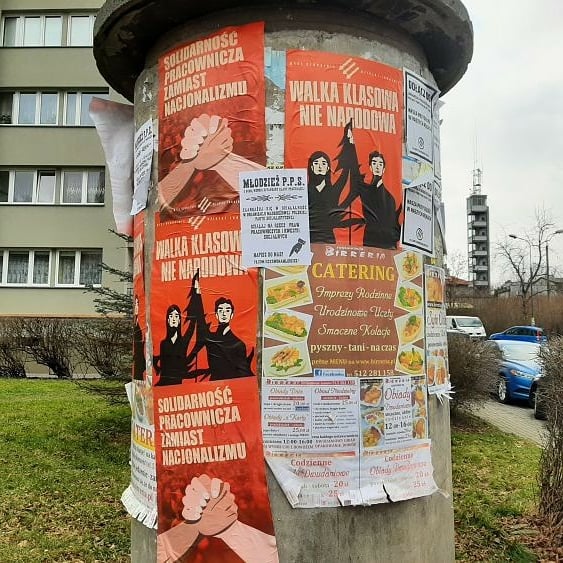 W Rybniku pojawiły się plakaty propagujące komunizm? Tego obawia się nasz Czytelnik. Przesłał nam zdjęcia. Jak na tego typu hasła i obrazki patrzy policja w Rybniku?
#polityka #komunizm #policja

rybnik.com.pl/wiadomosci,pro…