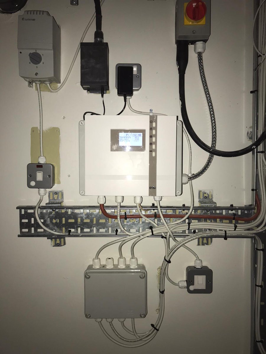 Milk's apprentice electrician gets a mention today!  Tidy cable tray and cable installation......Keep it up Lewis!