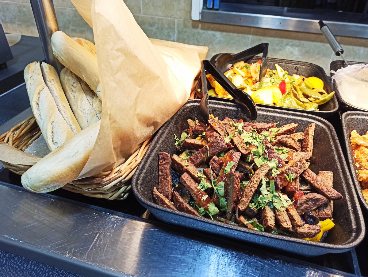 Wrap shack, Giant Hot dog, Cheesy mushroom Gnocchi with mini garlic pizzas and hand breaded Fish Fingers for the hot sandwiches at Nexperia.
🥪🍕🌭🍝