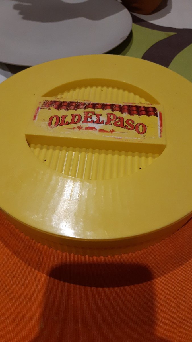 Manpathor's tweet image. Cuántos años tendrá este calienta tortillas??? @oldelpasoes