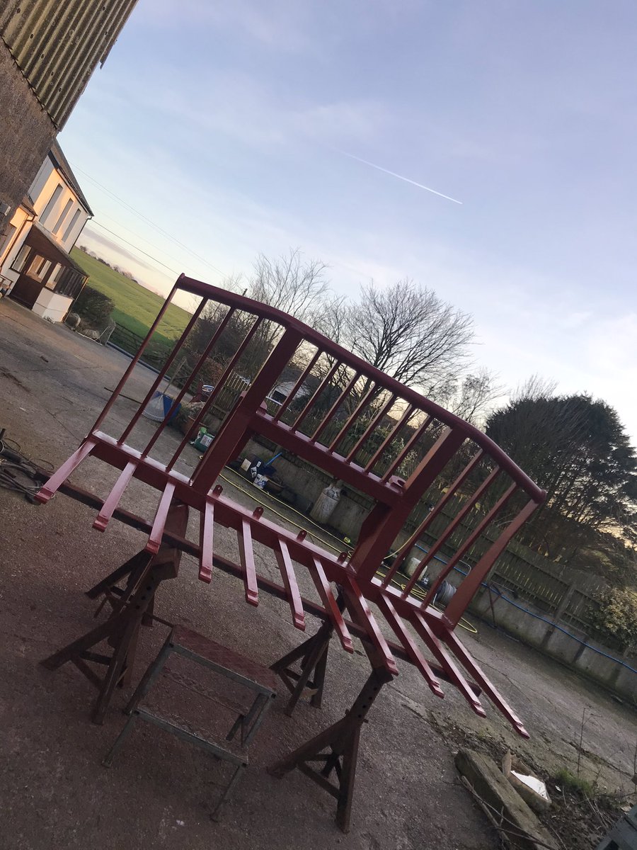 _lucywilliams_'s tweet photo. The men in my life showing off their talents #sparetime #homemade #buckrake just in time for silage season 💪 https://t.co/V7s3YfkWO2
