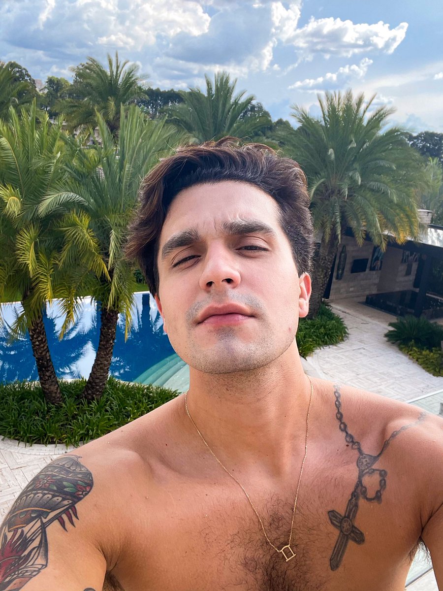luansantana's tweet photo. dia lindo demais por aqui!!! ☀️
fala pra mim, que música vcs querem que eu grave um vídeo cantando? vou pegar as mais comentadas para as minhas próximas batalhas musicais 🎵 https://t.co/L6InRZG3hE