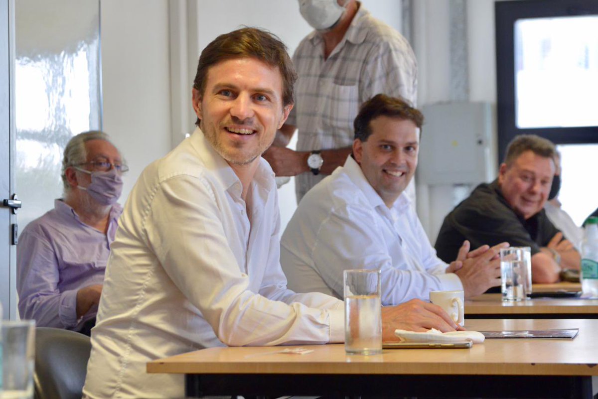 CostaAugusto9's tweet photo. Hoy en Tres de Febrero, junto al vicepresidente de AABE @JDebandi, estuvimos en la planta de los Laboratorios Ecovita, una pyme que se dedica a la elaboración, envasado y comercialización de artículos de limpieza que está por lanzar una nueva línea con posibilidad de exportación. https://t.co/fQorkcKt6H