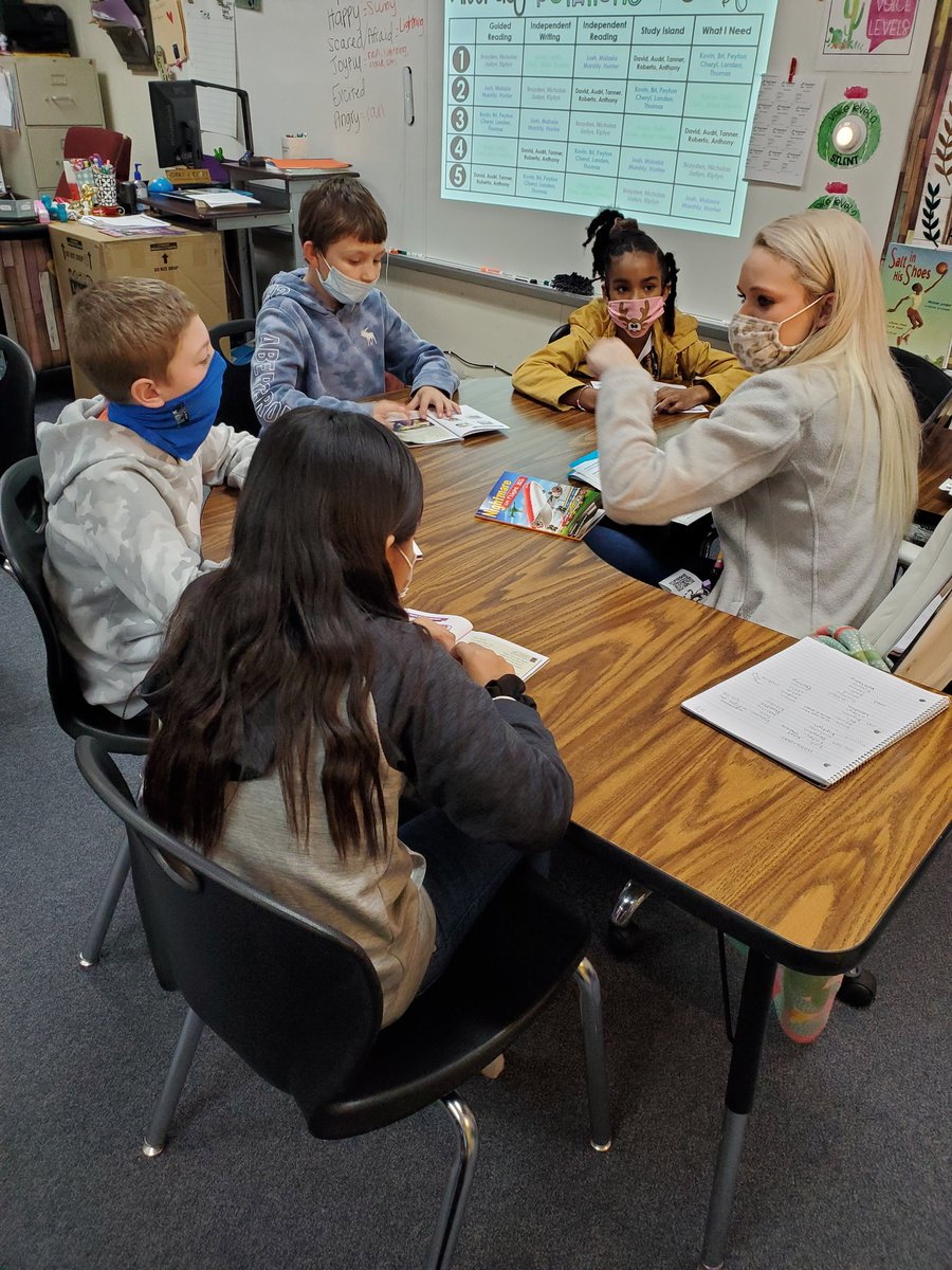 dana_schultz1's tweet photo. When you go to borrow something from your teaching partner @hblackwell_xo but she is too involved in her guided reading lesson to help. #parmleyproud https://t.co/SYXrV2MFz8