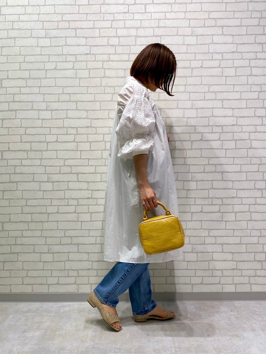 UR_ROSSO's tweet photo. 【Shinjuku/STAFF SNAP✨】
新宿店スタッフおすすめコーディネートをpick up！

プライベートレーベル"Lirica"の新作シャツは1枚で主役級の存在感💘

STAFF：akagawa

#urbanresearchrosso #Lirica
#アーバンリサーチロッソ #春コーデ

https://t.co/R227rbhDKk https://t.co/eKZEvP0SuT