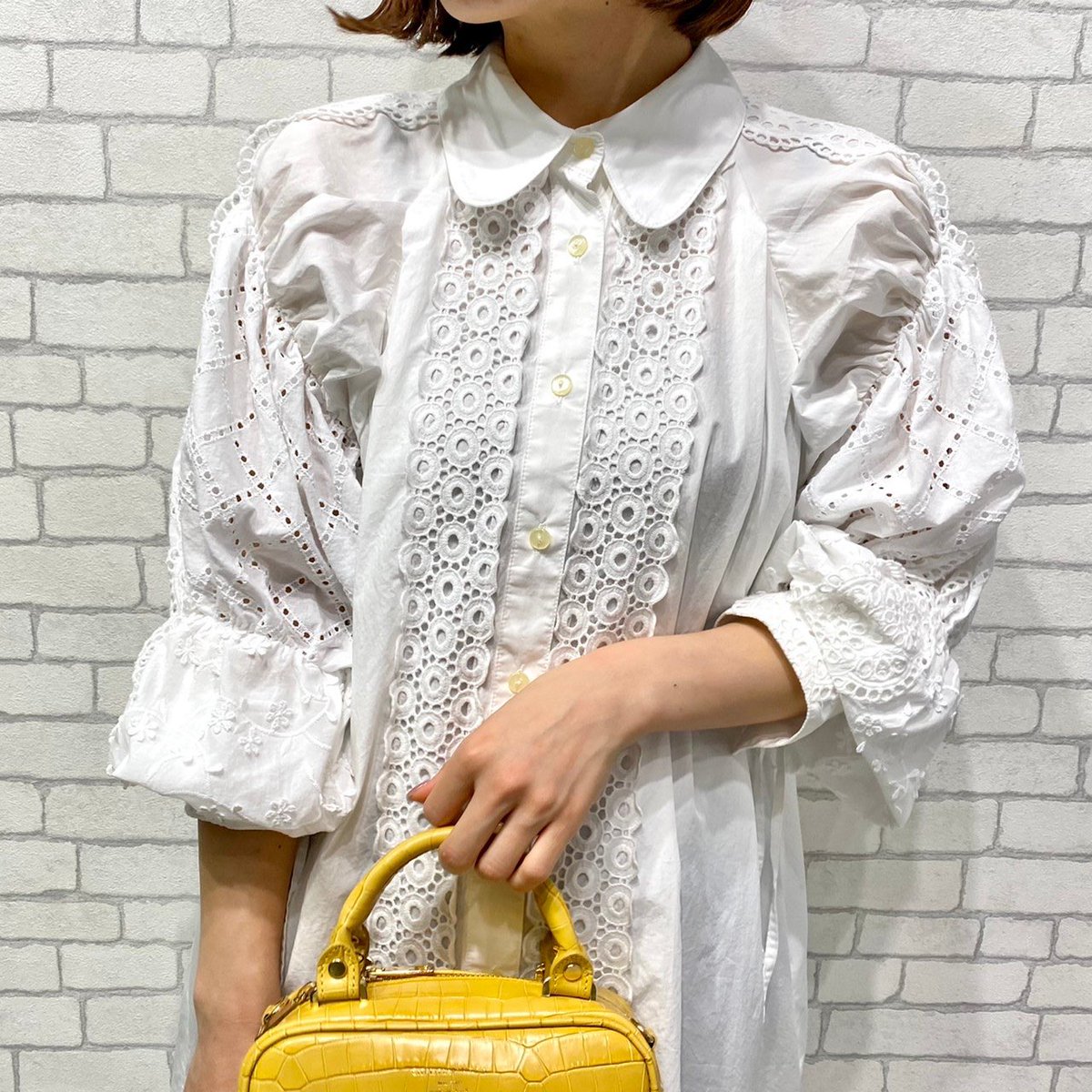 UR_ROSSO's tweet photo. 【Shinjuku/STAFF SNAP✨】
新宿店スタッフおすすめコーディネートをpick up！

プライベートレーベル"Lirica"の新作シャツは1枚で主役級の存在感💘

STAFF：akagawa

#urbanresearchrosso #Lirica
#アーバンリサーチロッソ #春コーデ

https://t.co/R227rbhDKk https://t.co/eKZEvP0SuT
