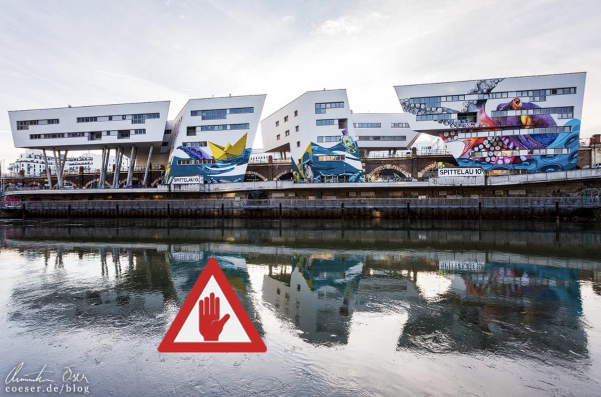 peternoever's tweet photo. Extinction in Vienna ! Zaha Hadid (1950–2016), herself always deeply disappointed by this building and the processes behind building development in this city, must now lend her name to its advertisement as eye-candy in the misunderstood sense of “commissioned graffiti.” https://t.co/8GplIuhJHo