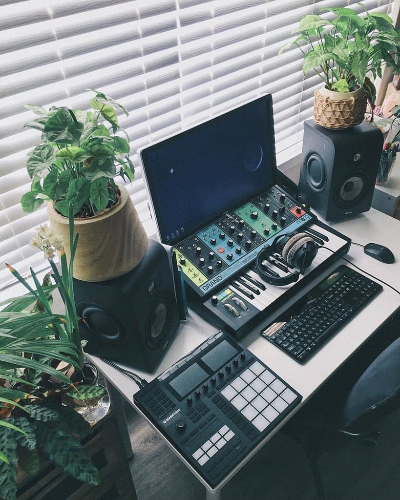 AudioGearz tweet media