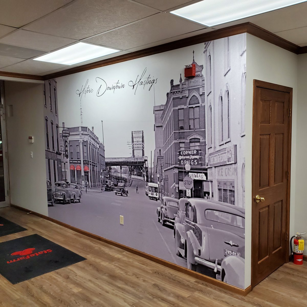 GDI_Hastings's tweet photo. Why paint it when you can wrap it. Check out the latest mural that we printed &amp; installed for State Farm.  Printed on WallMark Vinyl by General Formulations.  #print #muralart #GeneralFormulations https://t.co/3ETKvPIYDx