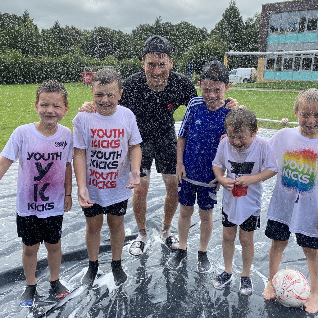 🐰 🐣 EASTER CAMPS ⚽️ 🏆 

Thank you to all those that have been in touch, we are hoping to confirm our venues over the next 24 hours to allow bookings to start! 

After a tough few weeks we love nothing more then to provide your child with a week full of fun!!
⚽️🔴⚫️