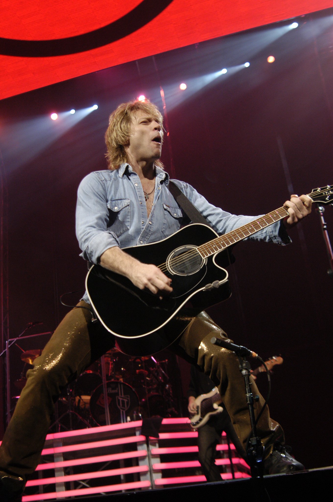 Happy Birthday Jon Bon Jovi!
Who was there for \"Have A Nice Day Tour\" in 2005? 
