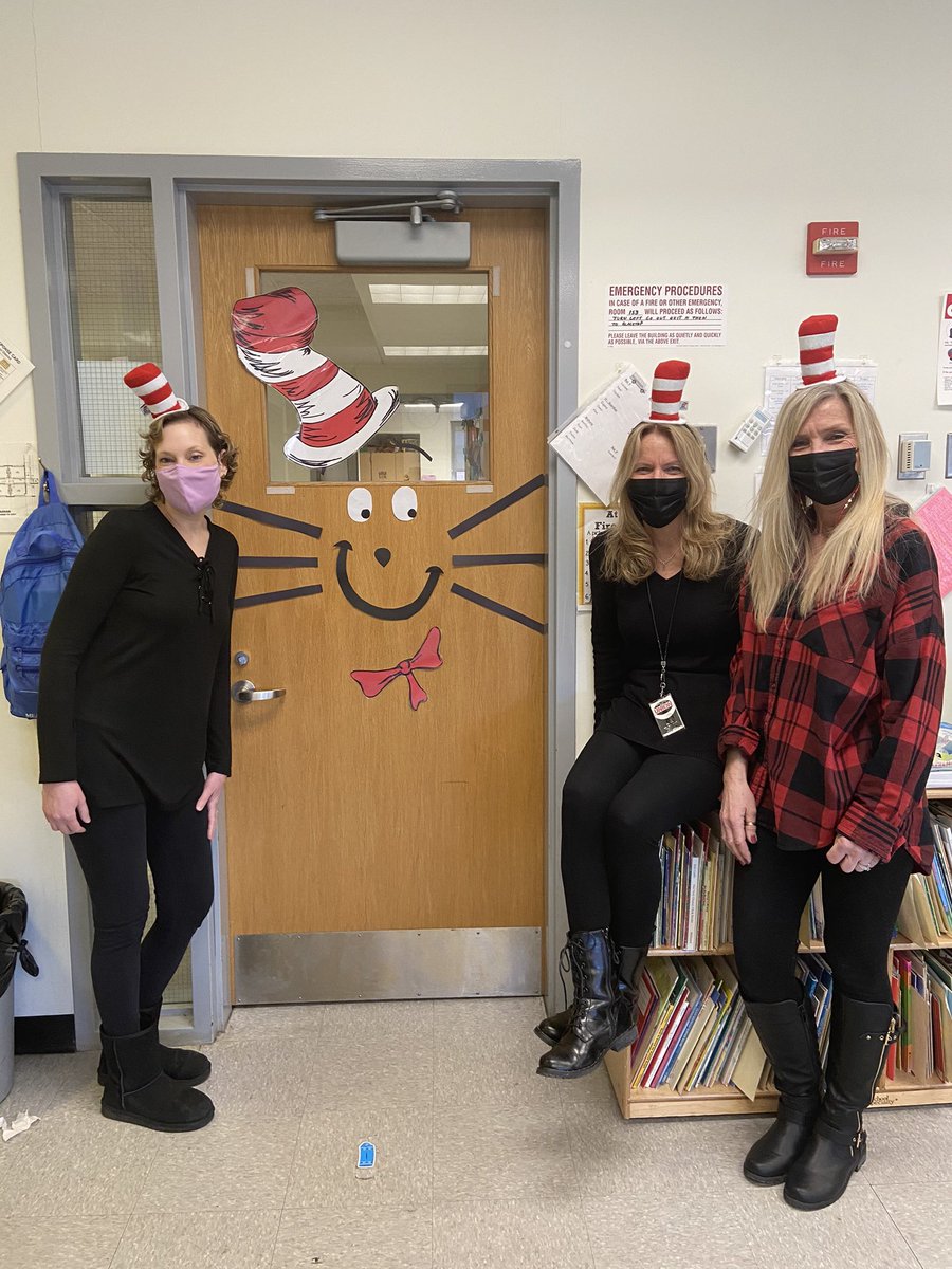 janopp4's tweet photo. Happy Birthday Dr Seuss!!!          Mrs Gallarello’s Class Rm 153 @emeadowschools @meadowbrookem https://t.co/jPgUOu3O6e