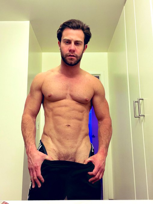 You know where to go to see the rest 😈 https://t.co/xrJnyIO4iq