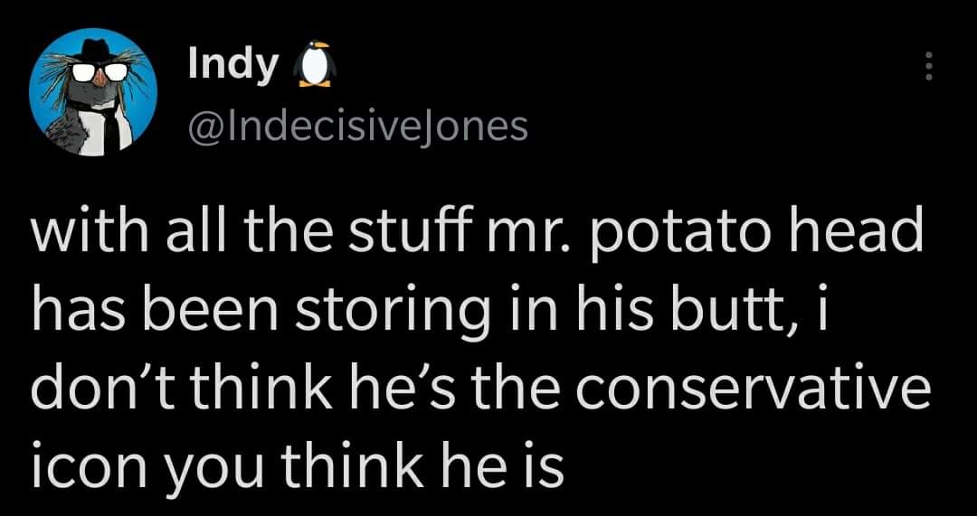 PersephonePerf's tweet photo. I'm dying over this. I wish i understood how to use Twitter more because watching potato head bs unfold is GOLD https://t.co/JlRshiKL1v