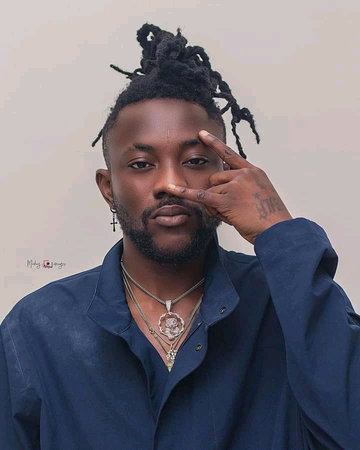 weezyboygh's tweet photo. Some clowns say @addiselfgh get frog voice. Did yuh ask yourself why a person with frog voice kept giving hits back to back? U lost bro, his voice is a unique talent from God 😂😂😂

#EddiWohor
#GyalDemDaddy
#MiHype
#Warrior
#1Self https://t.co/rDPRG1vzRS