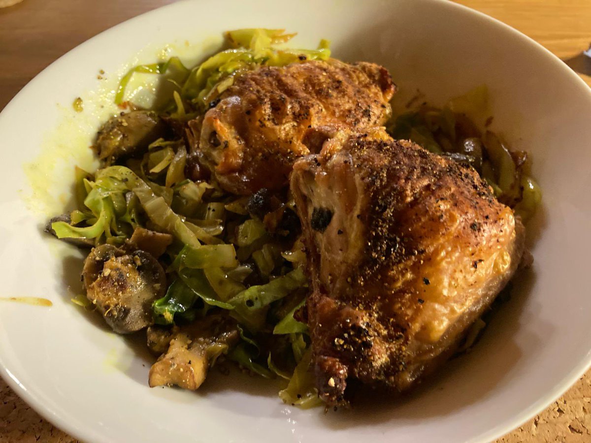 _Losing_It_JM's tweet photo. Following on from our previous post about our weekly shopping - Last night’s tea was roast chicken thighs, sprinkled with madras curry powder and ‘salt and pepper’ sautéed cabbage with onions, garlic, ginger and turmeric. All ready in 45 mins! https://t.co/jCAAE54vpv
