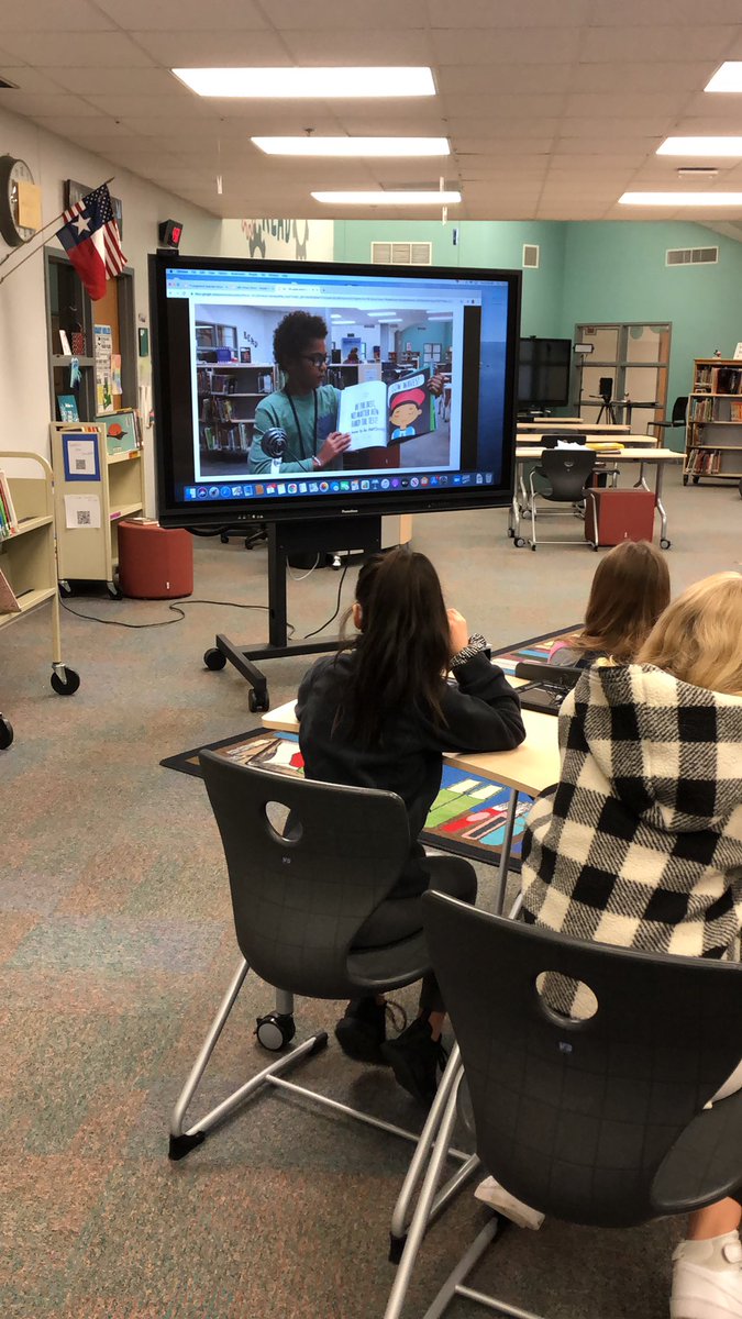 LBEMediaCenter's tweet photo. Still listening to our student readers! @tlmoney #misdproud https://t.co/vq7PcfHbgS