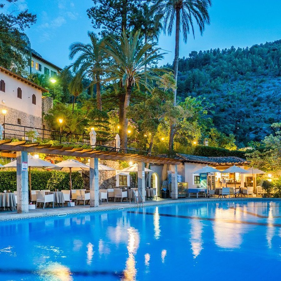 sollerweb's tweet image. Hotel Showcase.... 1 a day.... explore Deia...explore the Tramuntana ⛰️

HOTEL ES MOLI - Stunning 17th century manor house in Deia, converted into a 4-star hotel in 1965, and offering true Mallorcan hospitality.

sollerweb.com/esmoli.html
Reservations: +34 971 639 000
@hotelesmoli