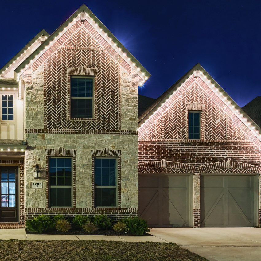 TrimlightP's tweet image. Nice job by our Dallas partners!  This is a beautiful house, and we love the white lights!
.
.
.
.
#ledlights #ledlighting #permanentlights #light #trimlightdfw #trimlightpro