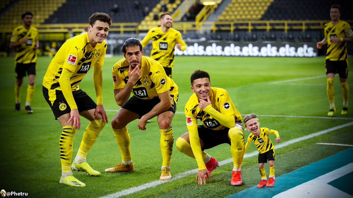 Phetru's tweet photo. β«οΈ B O R U S S I A D O R T M U N D π‘
... with a tiny @erling
#BVB #Borussia #dortmund #TinyPlayers #minijugadores #miniplayers https://t.co/68hhUP7mXT
