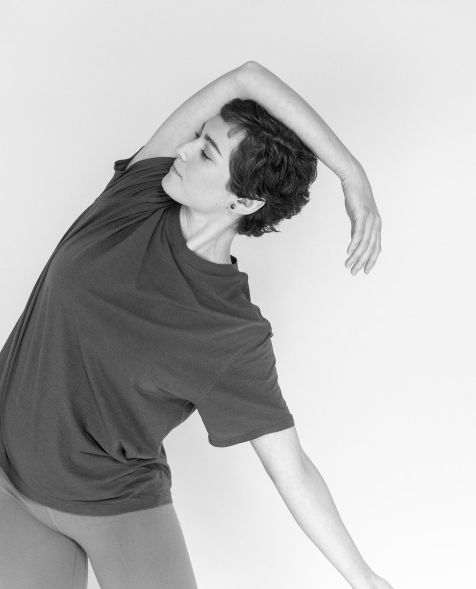 SweetYield's tweet image. ✨ T O N I G H T ✨  You have two opportunities to move and set aside a little time for yourself. Invite a friend with a retweet and call it a date!

6:15-7:05pm Hip-Hop Cardio with @tam_griff
7:15-8:05pm Contemporary with @fischer_paige