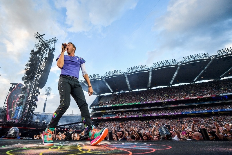 Happy birthday to Chris Martin We can\t wait for the day to see you back here again  : 