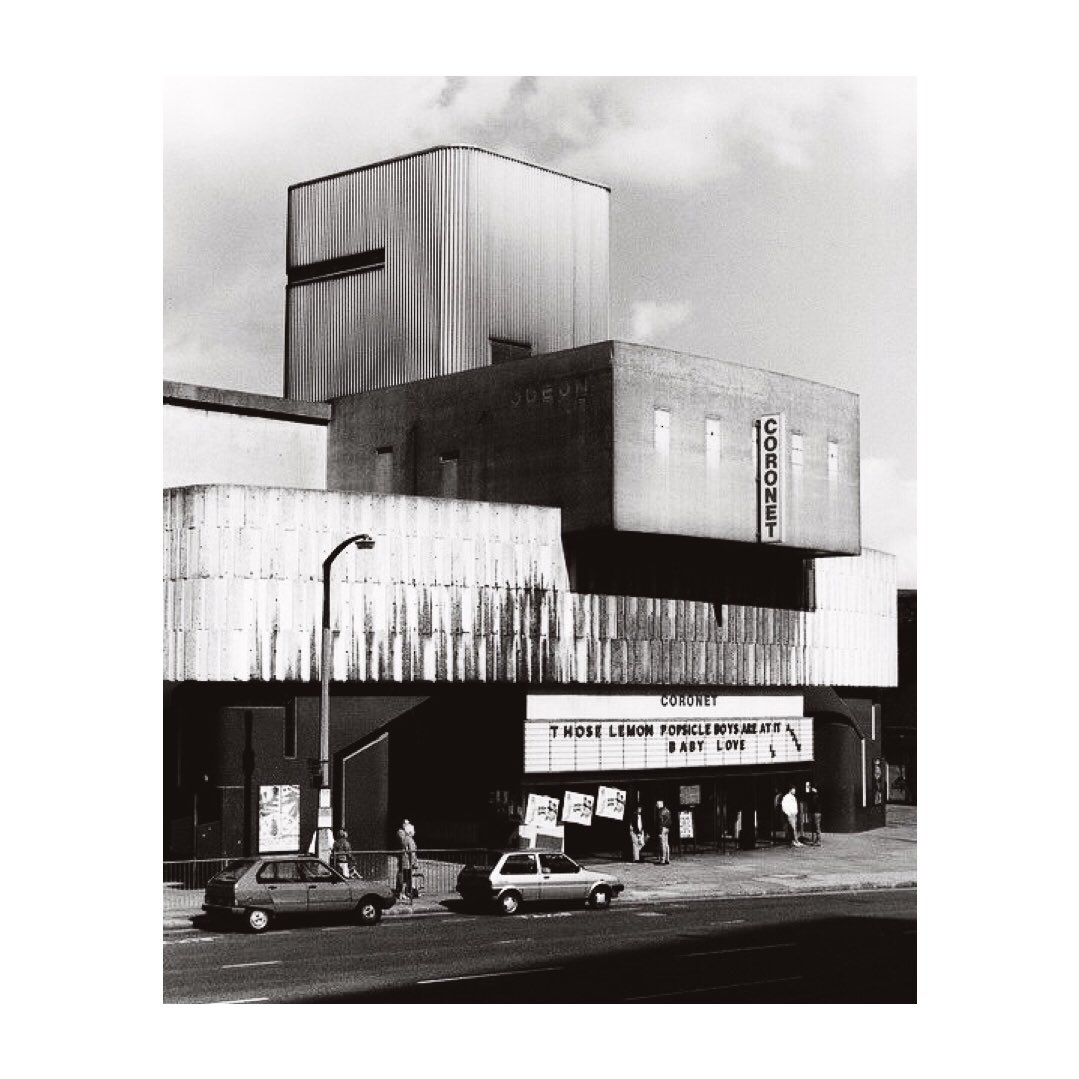 I_AM_MISTER_V's tweet photo. Odeon Elephant & Castle, London, by Ernö Goldfinger.
Built 1966.
Demolished 1988.
-
#LostCinemas #Brutalism @movie_theaters #iSeeC20 https://t.co/jE4qLpEYOF