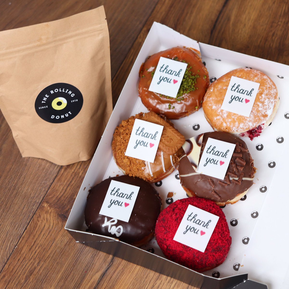 ✨Employee Appreciation Day✨
5th March
What better way to say thank you than with a donut and coffee kick?😄
.
#food #foodie #donuts #gift #giftideas #weekend #friday #friyay #coffee