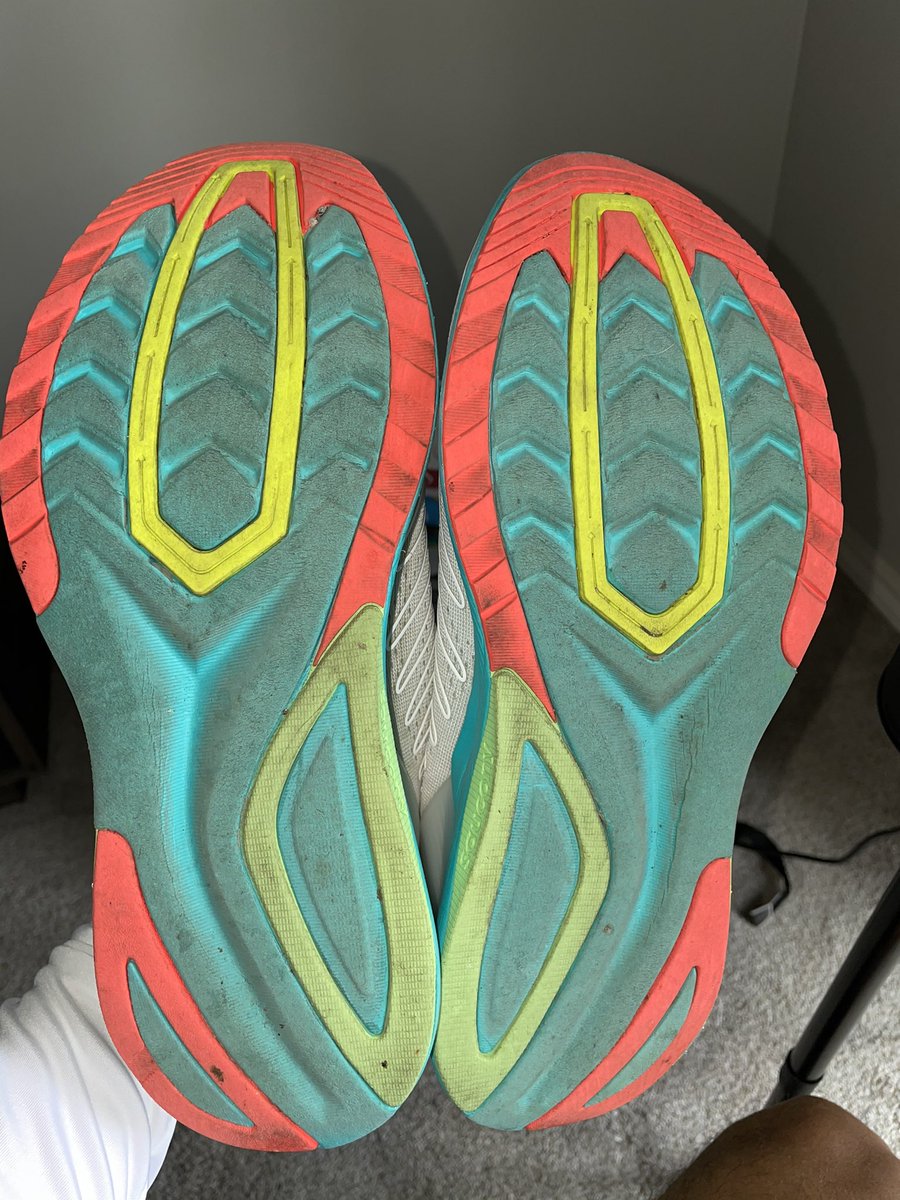 JoelRuns_'s tweet photo. 200 miles all on asphalt. Not too bad 👍🏼👍🏼 #EndorphinShift #Saucony #Running #MarathonTraining @SethJamesDeMoor https://t.co/hf0TGpJdSr