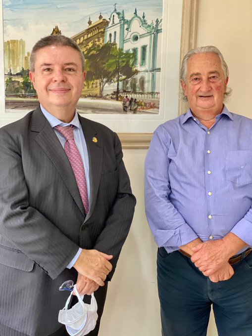 Estive hoje com um grande amigo, o professor M&aacute;rcio Cammarosano, grande nome do Direito Administrativo<a href="/tag/otrabalhoporminascontinua"class="tags"><span>#otrabalhoporminascontinua</span></a>