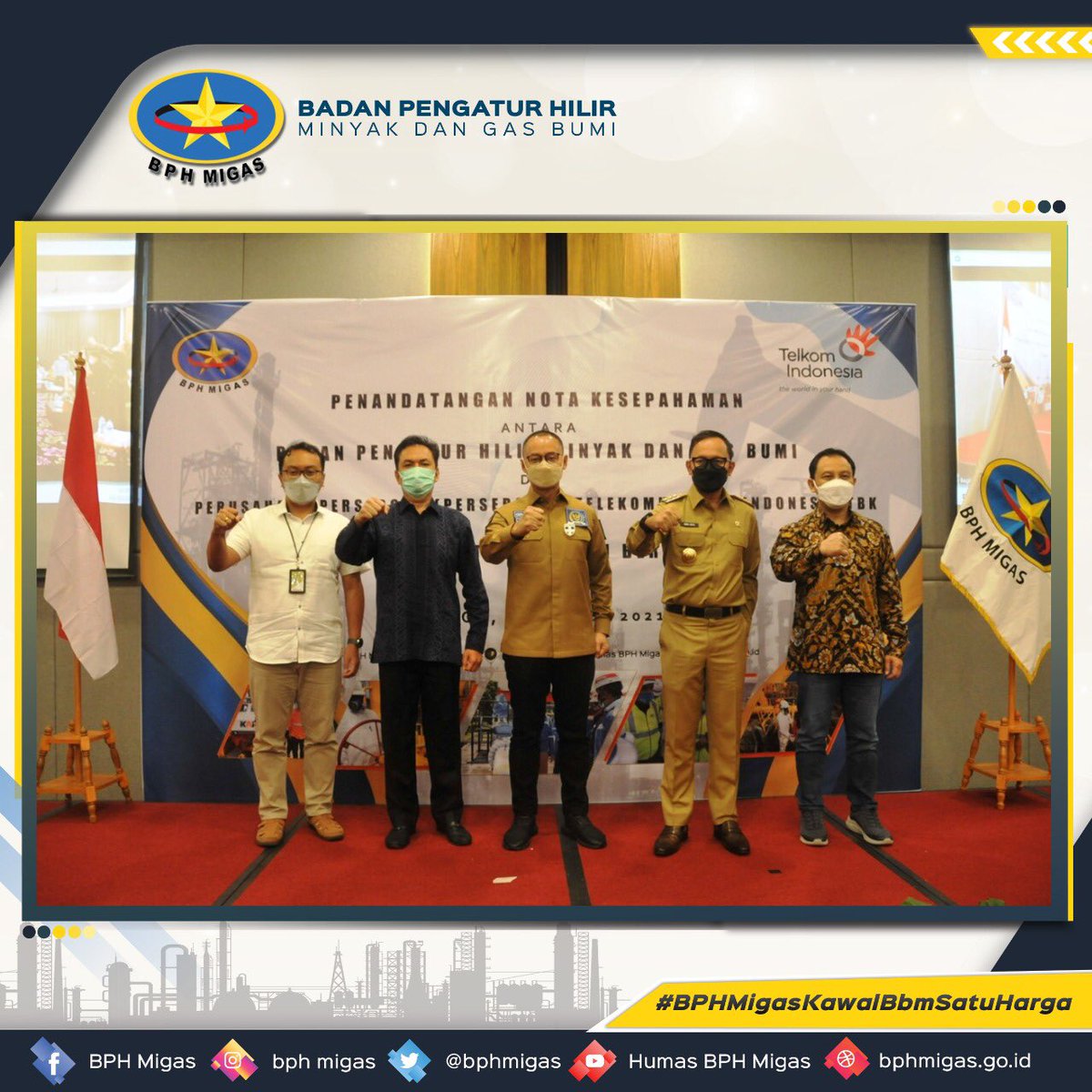 bphmigas's tweet photo. Perkuat Pengawasan BBM, BPH Migas Tandatangani MoU dengan Telkom

https://t.co/jyMdtoHrnj

#bphmigaskawalbbmsatuharga
#energiberkeadilan
#ayohematbbm https://t.co/okSvf1m9xx