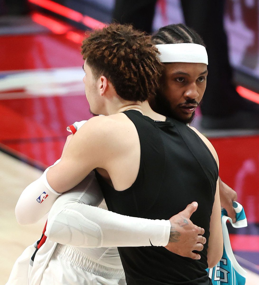 "LaMelo is going to be in the league for a long time, so you might as well use it. For me, it's an honor."
- Carmelo Anthony on people calling LaMelo Ball βMeloβ...Respect. ββ
(via @highkin) https://t.co/9shsA8Iqpd