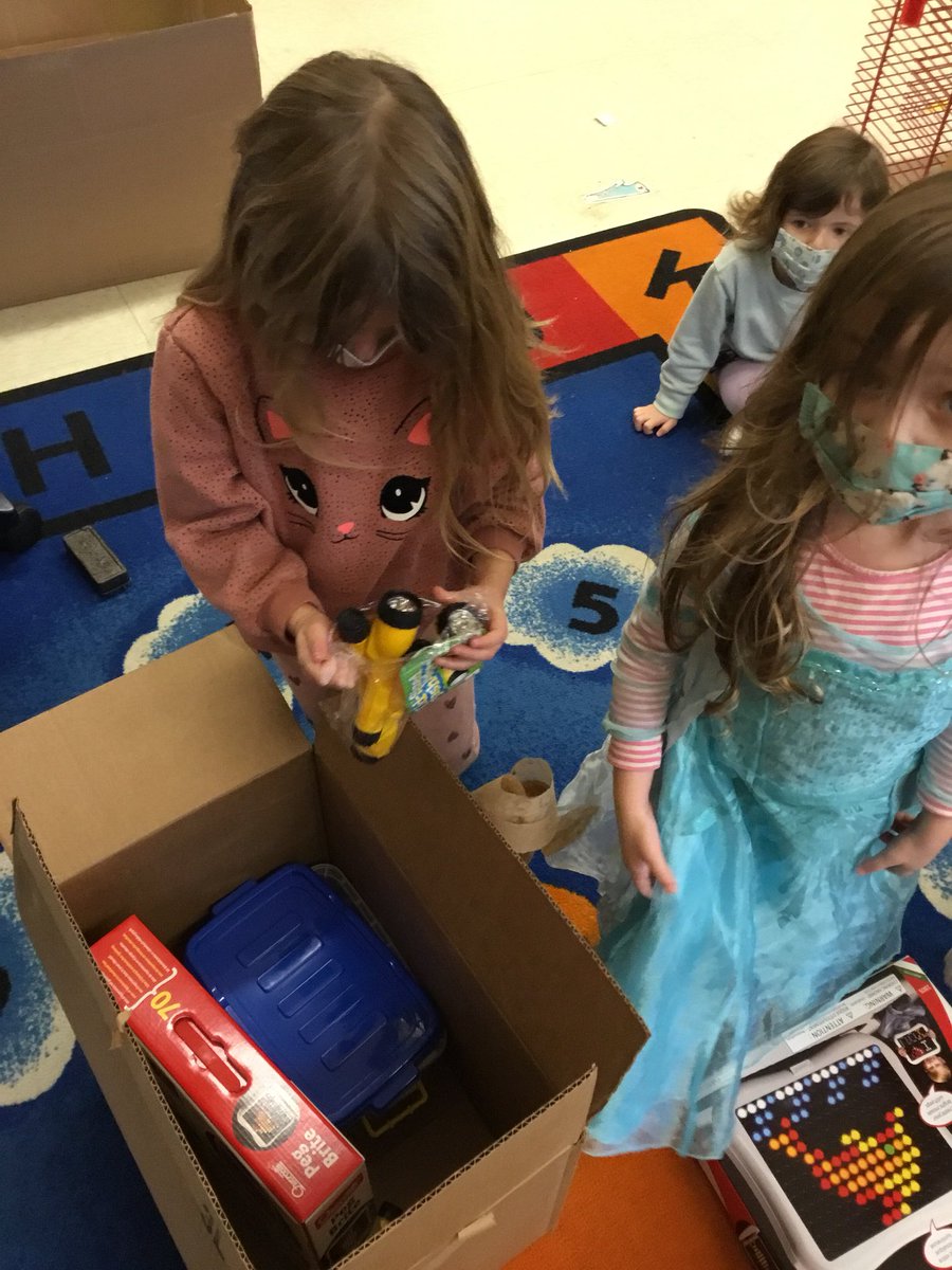 D30PreK's tweet image. Q397: Ms. Casimir’s class kicked off their light unit by unboxing the new classroom materials they received from @DonorsChoose! The children’s faces sure did light up when they saw their new toys! #prekforALL #lightunit 💡
