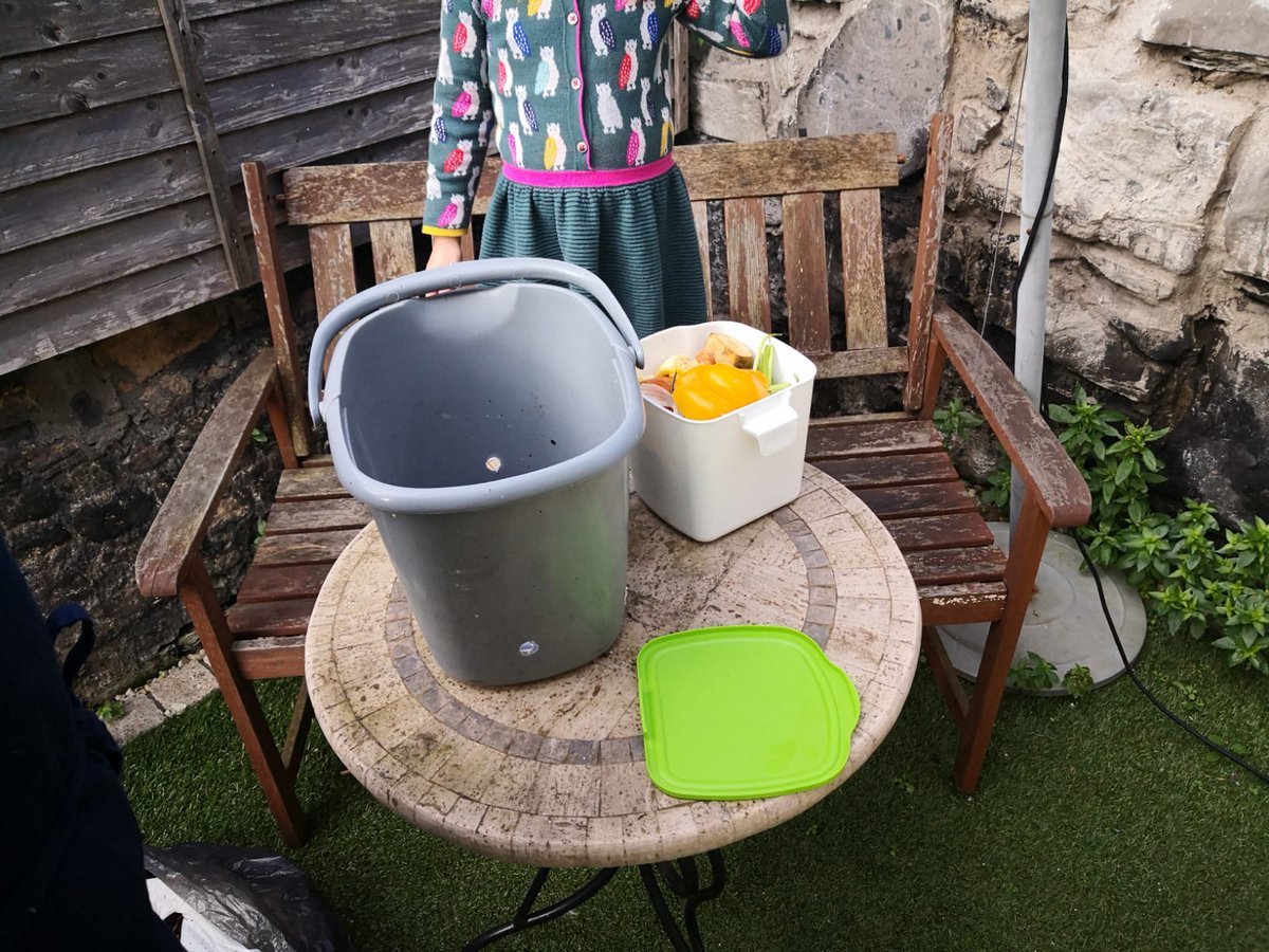 becreativekev's tweet photo. Reuse the plastic!- #1Maya and Kuba are ready to start learning how to reuse &amp; #compost ! This process recycles organic materials otherwise regarded as waste products. Join us in this week's journey. They'll learn to #BinTheBag #Dublin https://t.co/Ura4VNwy6D