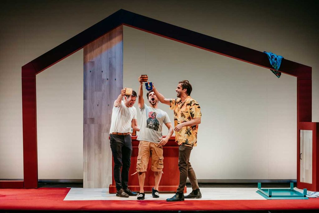 TeatroMAD's tweet photo. 💥SÁBADOS EN CÁDIZ💥
¡Haz hueco en tu agenda! Los sábados no vas a querer hacer otra cosa que pasarlos en #Cádiz con @NortesFran, Bart Santana y @Enikchiwoki en el @teatrolara.
Aprovecha este descuento en tus entradas para los sábados de marzo👉 https://t.co/qL7Sxl4iKj https://t.co/oemdseAe42