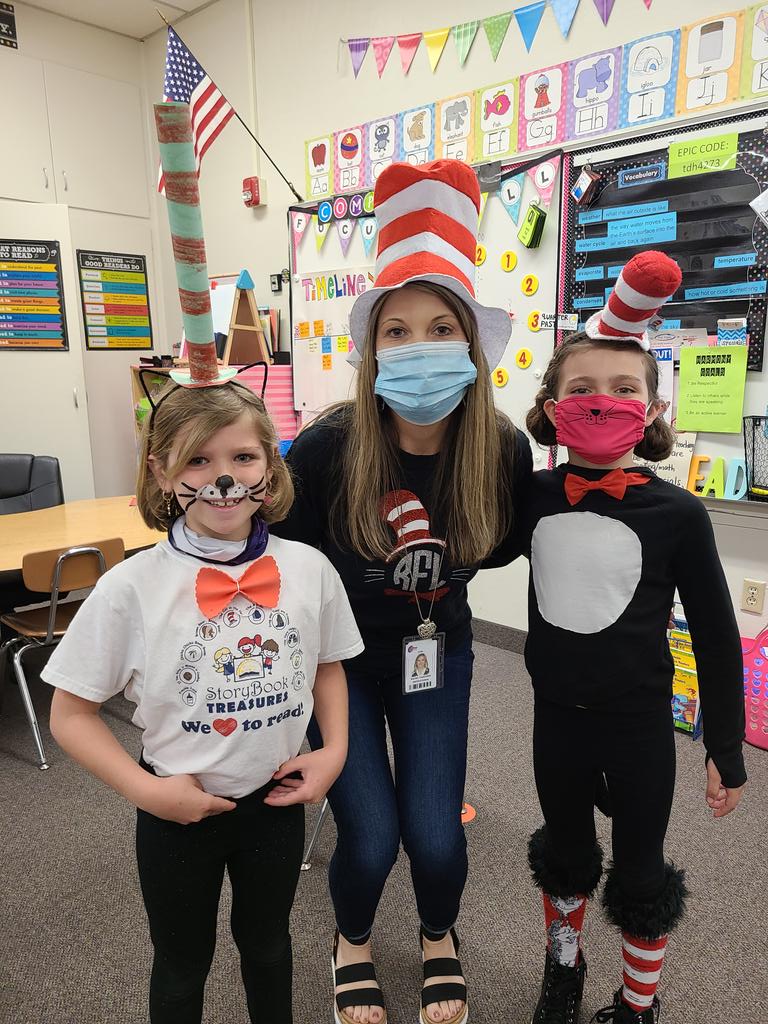 Read Across America Day! ❤ #successinsecond #ipseagles #citrusschools