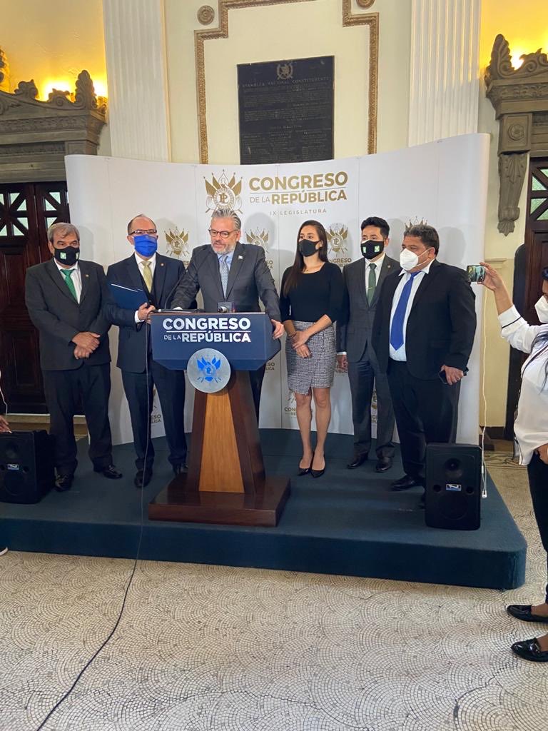 MSamayoaGT's tweet photo. #LeydeLeasing como Comisión Economía 2020 presidida por @enriquemontanom se logró la aprobación, beneficiando a PYMEs para adquirir en arrendamiento bienes de capital, maquinaria y equipo de trabajo; “leasing inmobiliario” favorece la adquisición de vivienda social. https://t.co/WCiJ0FCYKW