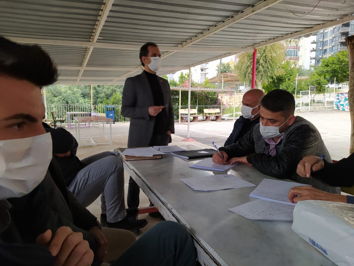 SusanogluO's tweet photo. Susanoğlu İlkokulu ve Ortaokulu'nda İstiklal Marşı'mızı gururla okuyarak, okulumuzu açtık.Yüz yüze açık alanda öğretmenler kurul toplantımızı da yaparak yol haritamızı çizdik.Bir daha ara vermemek, ayrılmamak dileğiyle.
#okullarıactık 
#silifkearge
#silifkemem
#okulumuözledim https://t.co/hAcJg31aWA